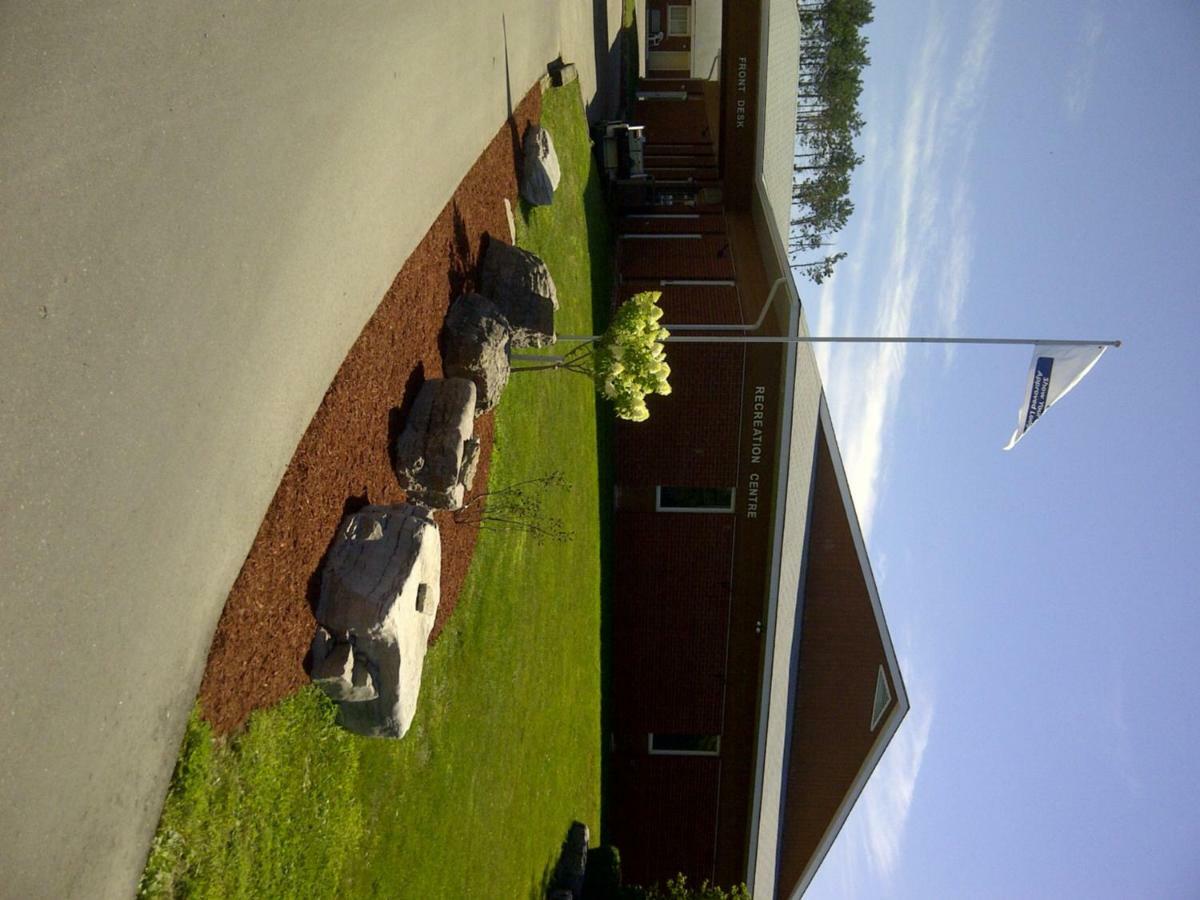 Red Pine Inn & Conference Centre Alliston Exterior foto